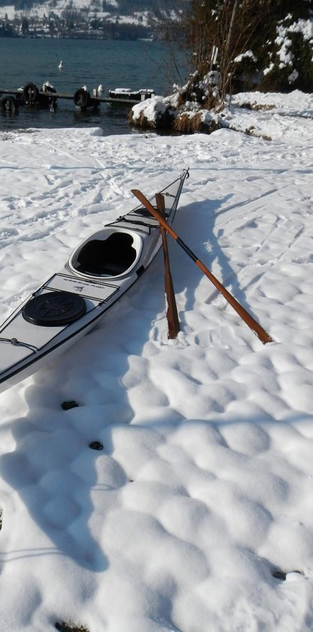 contact-kayak